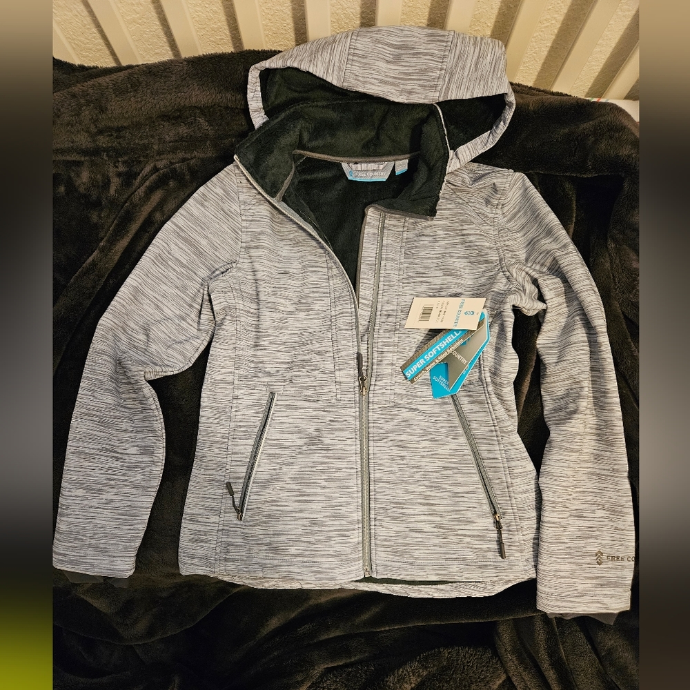 Woman's Freeport II Super Softshell Jacket,  Sm, New with Tags